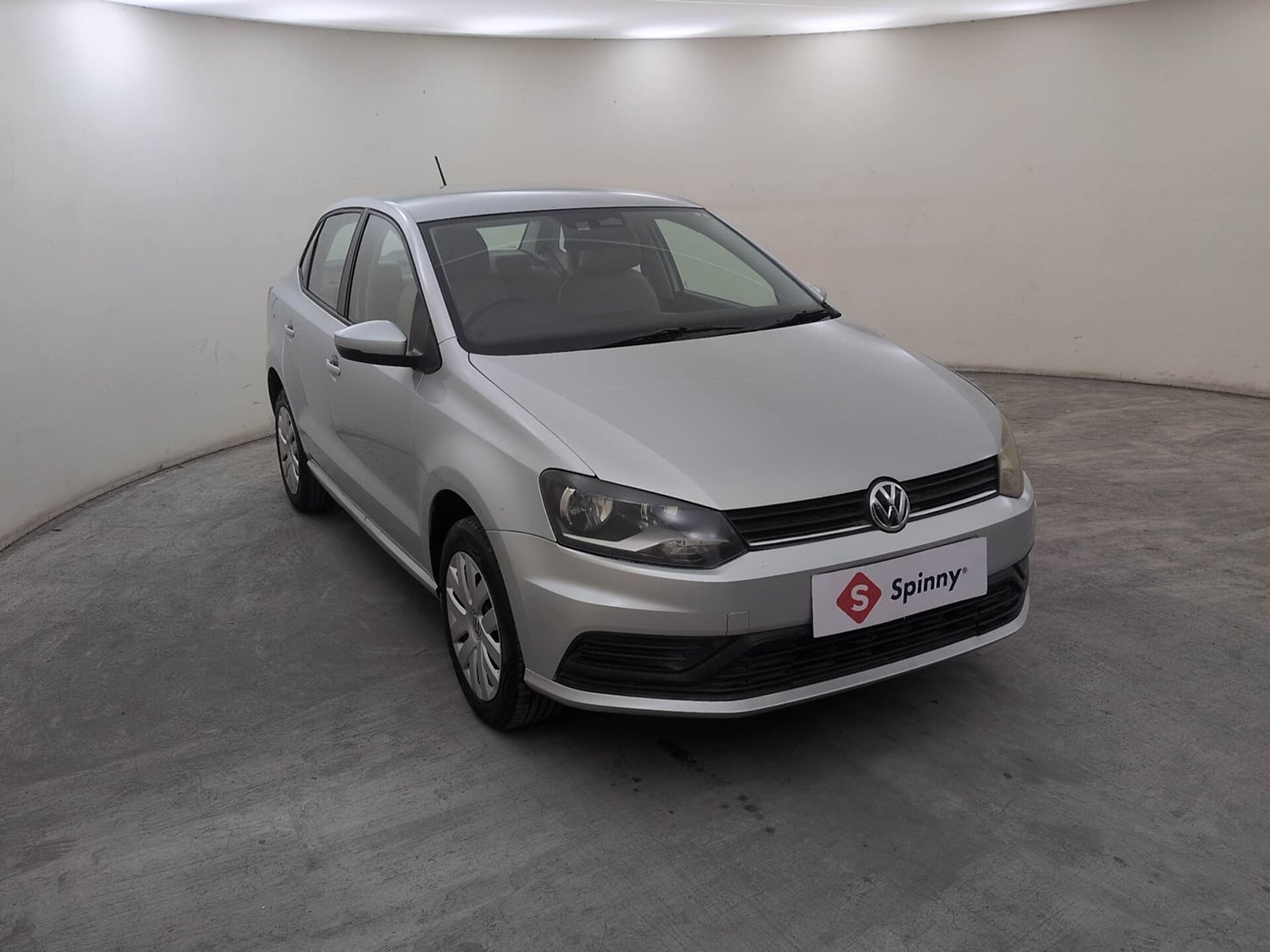Used 2018 Volkswagen Ameo Comfortline 1.2L (P) Petrol Manual exterior RIGHT FRONT CORNER VIEW