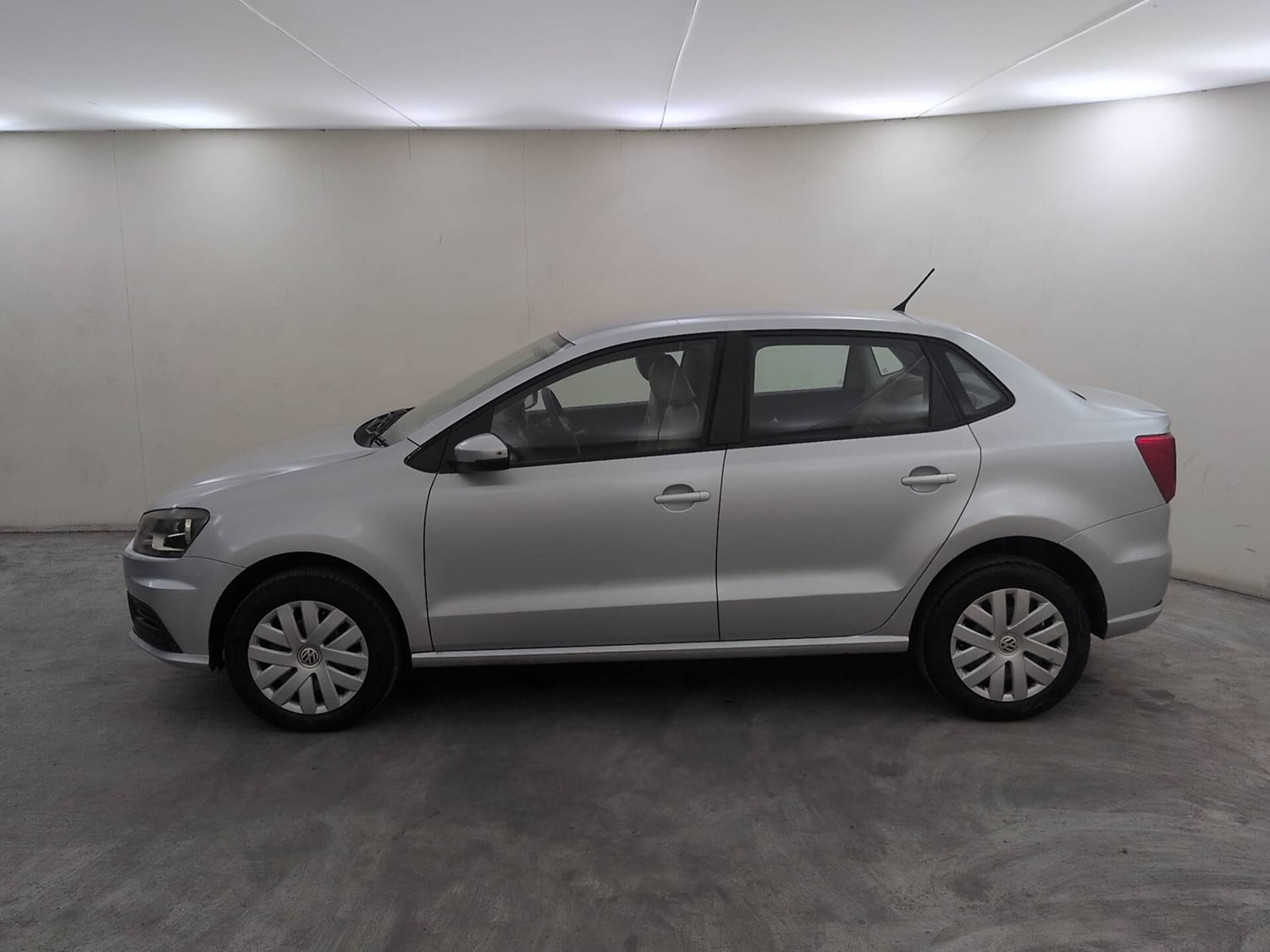 Used 2018 Volkswagen Ameo Comfortline 1.2L (P) Petrol Manual exterior LEFT SIDE VIEW