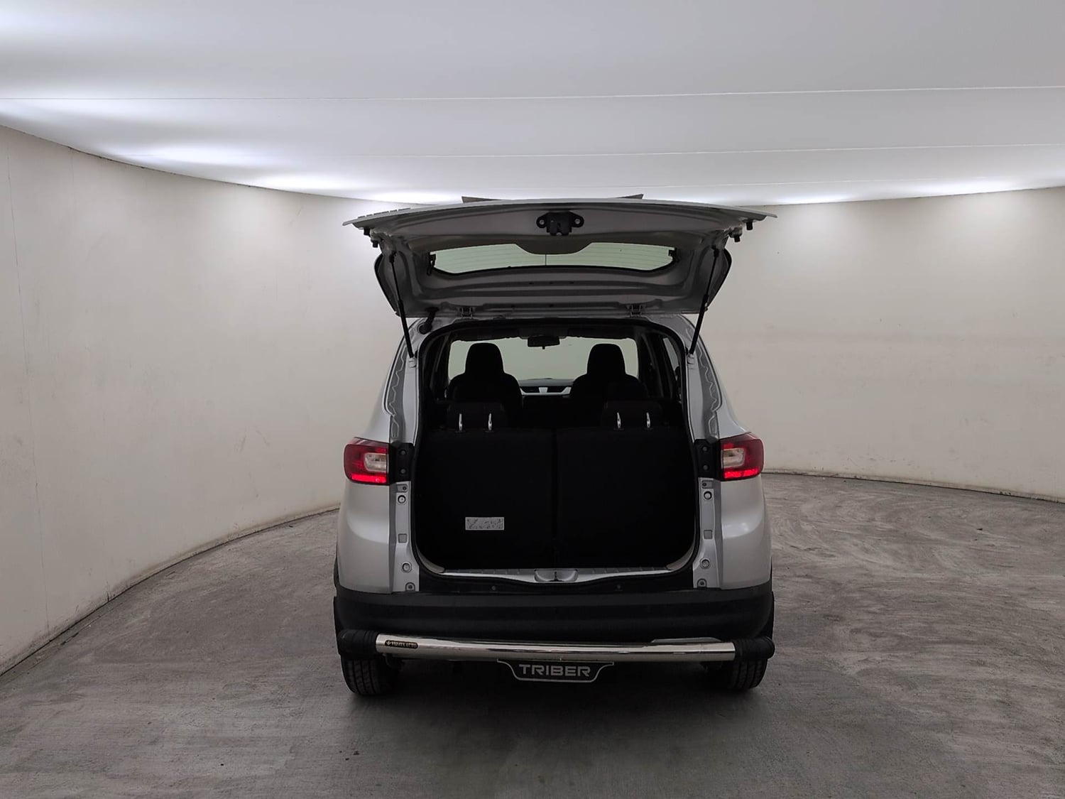 Used 2022 Renault Triber RXZ Petrol Manual interior DICKY DOOR OPEN VIEW