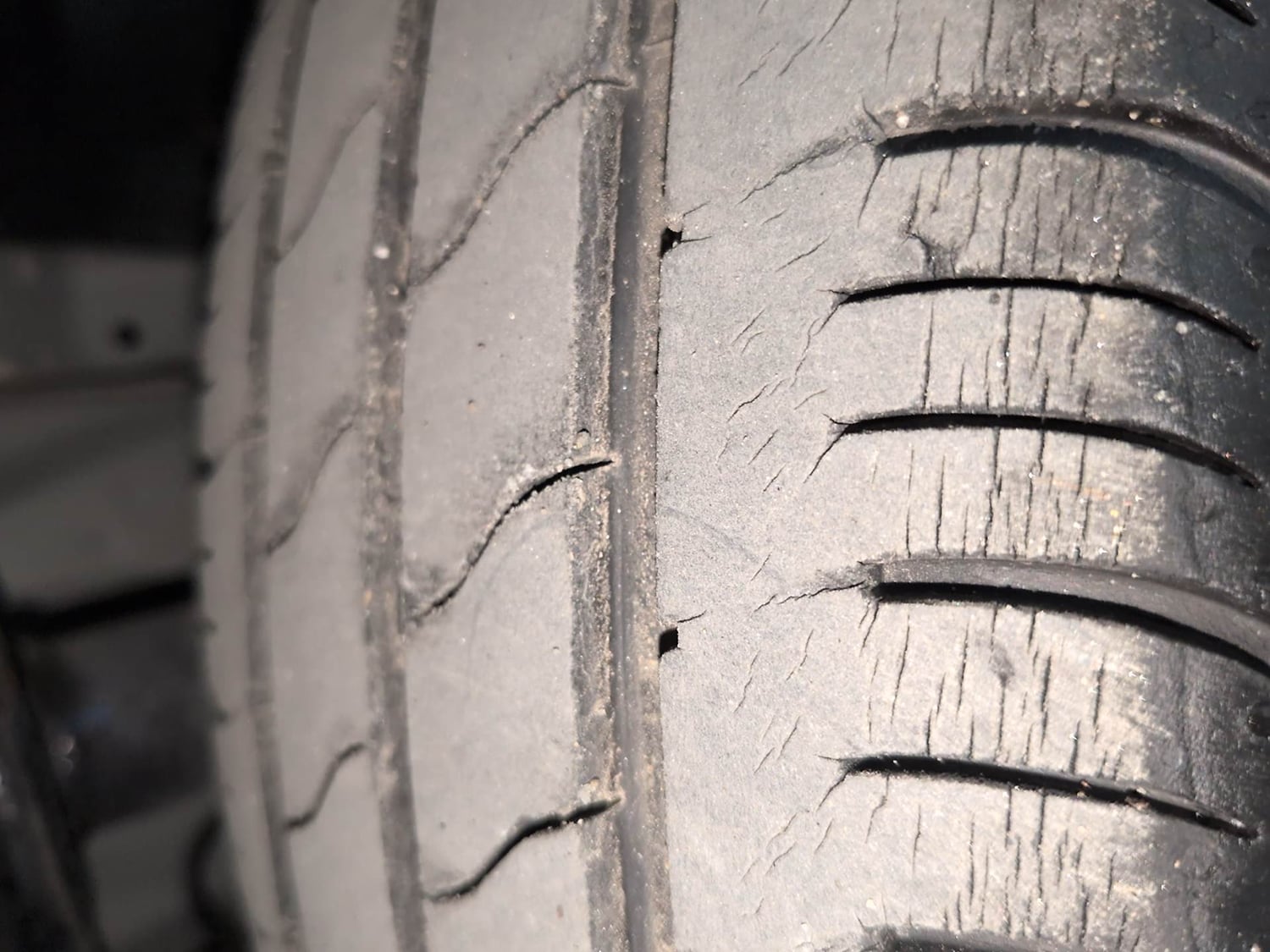 Used 2022 Renault Triber RXZ Petrol Manual tyres RIGHT FRONT TYRE TREAD VIEW