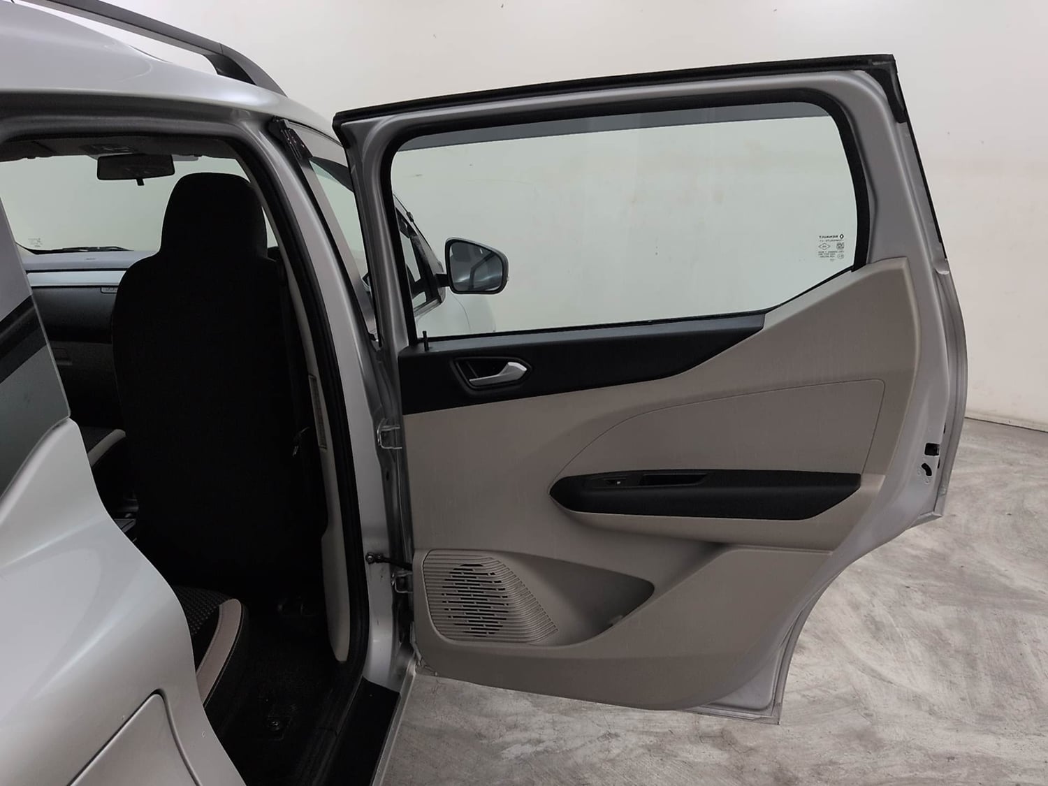 Used 2022 Renault Triber RXZ Petrol Manual interior RIGHT REAR DOOR OPEN VIEW