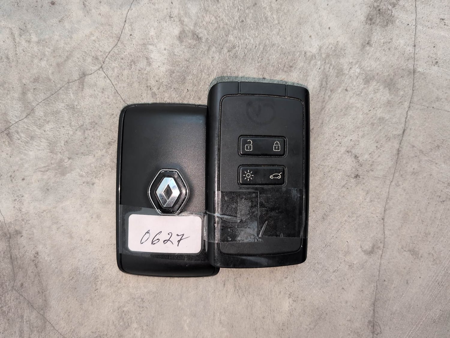 Used 2022 Renault Triber RXZ Petrol Manual extra CAR KEY VIEW