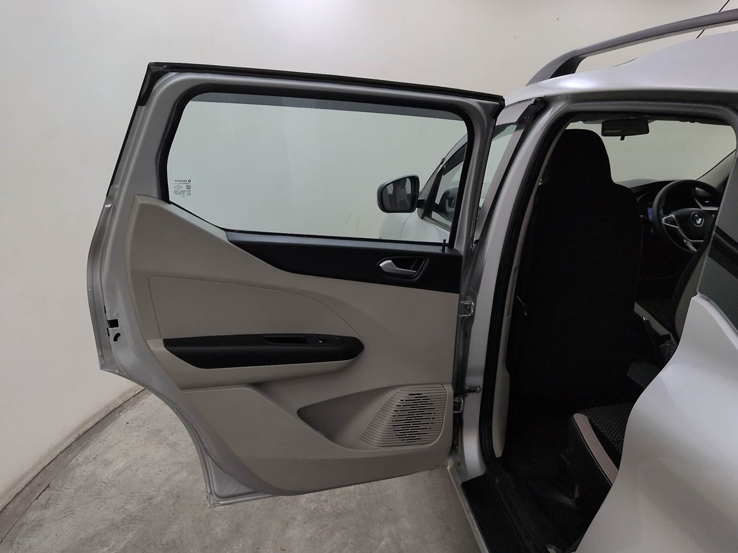 Used 2022 Renault Triber RXZ Petrol Manual interior LEFT REAR DOOR OPEN VIEW