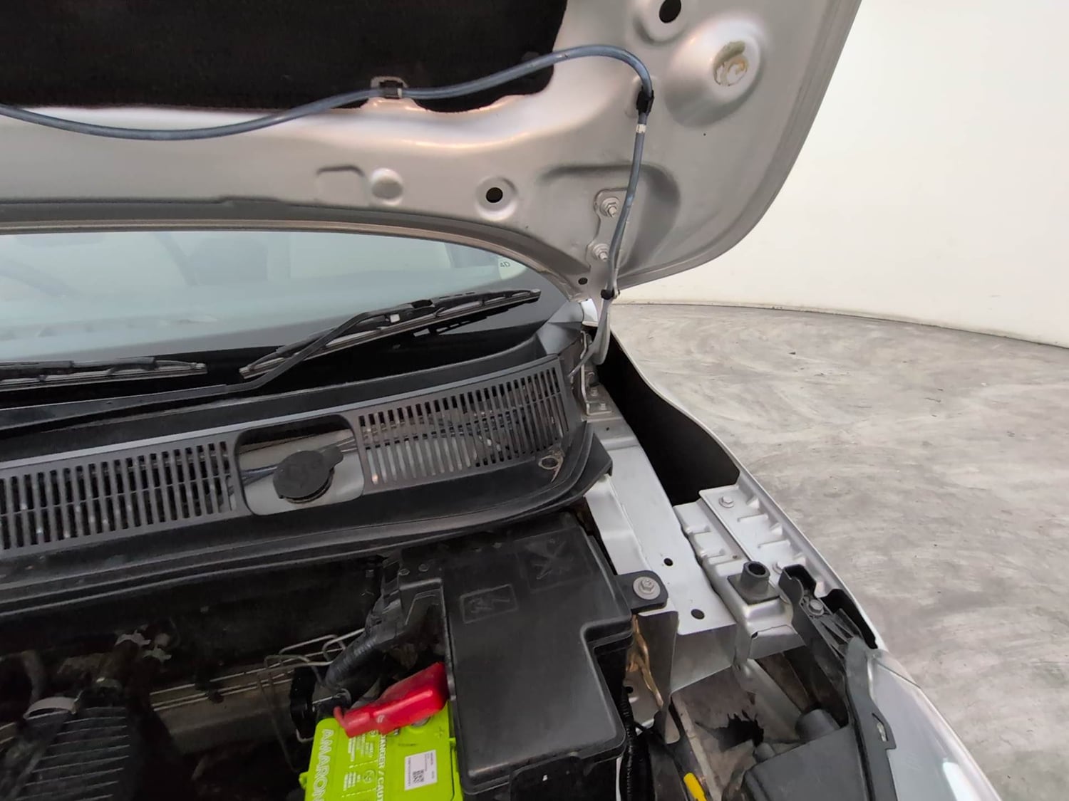 Used 2022 Renault Triber RXZ Petrol Manual engine ENGINE LEFT SIDE HINGE & APRON VIEW