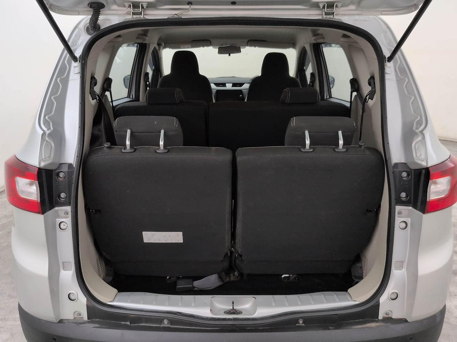 Used 2022 Renault Triber RXZ Petrol Manual interior DICKY INSIDE VIEW